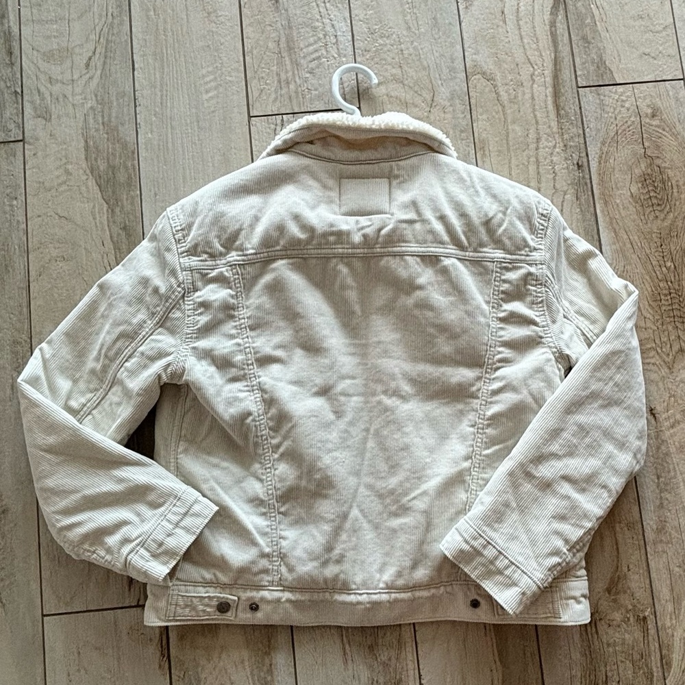 Corduroy white Sherpa Levi’s coat